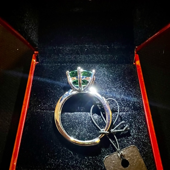 New 18k Plate 5CT Moissinate Green Emerald sterling silver ring - Picture 8 of 8
